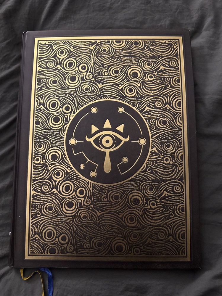 Legend of Zelda: Breath of the Wild Official Guide Deluxe Edition (No Map)
