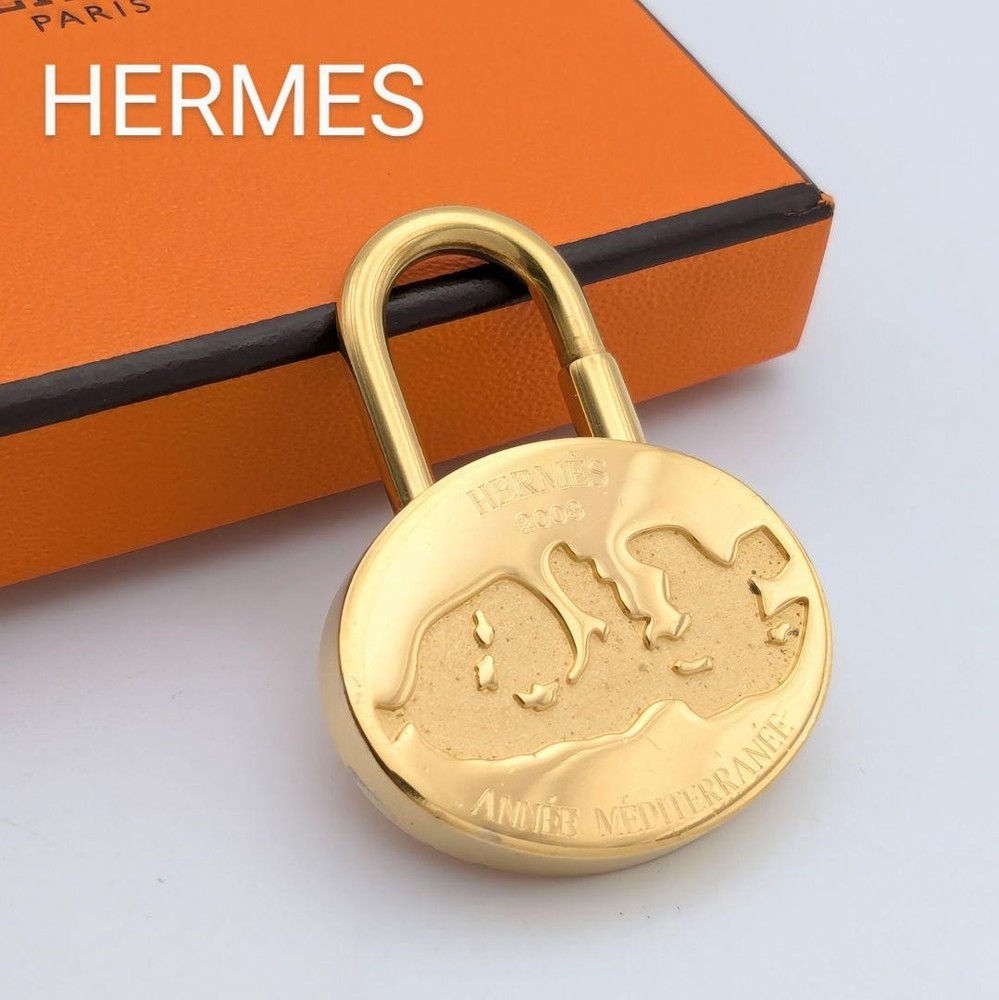 Hermes 2003 Gold Mediterranean Cadena Charm Necklace Top