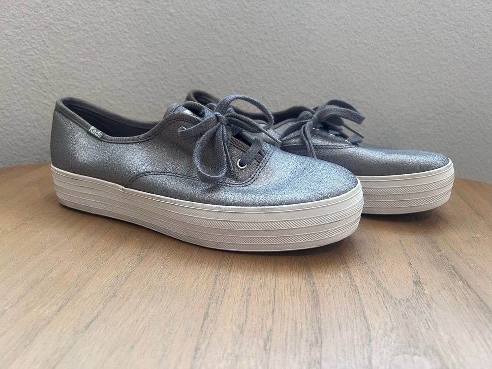 KEDS Women’s Silver Platform sneakers, Size 8