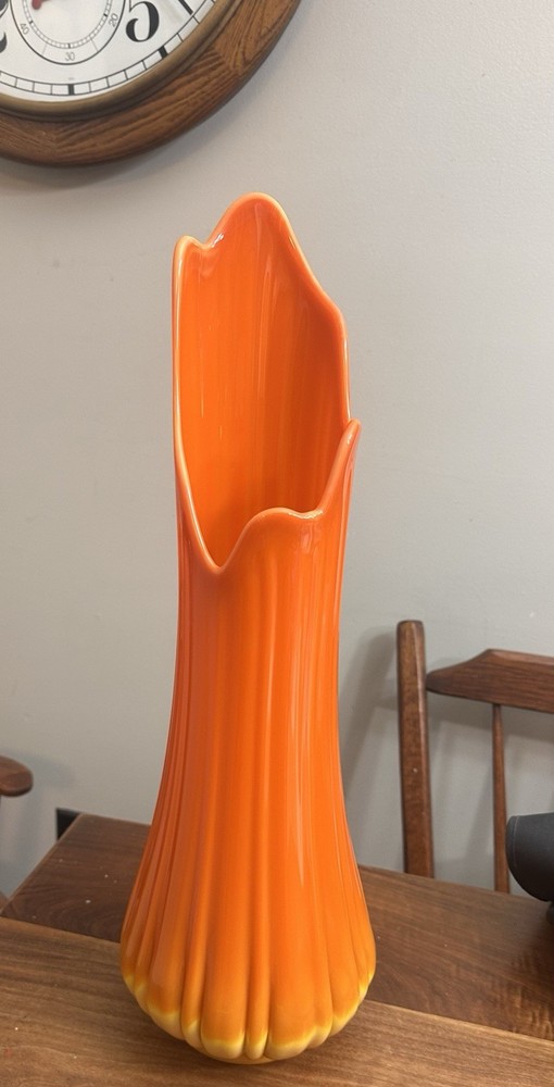 Vintage MCM LE Smith Bittersweet Orange Swung Ribbed Art Glass Vase 20.5