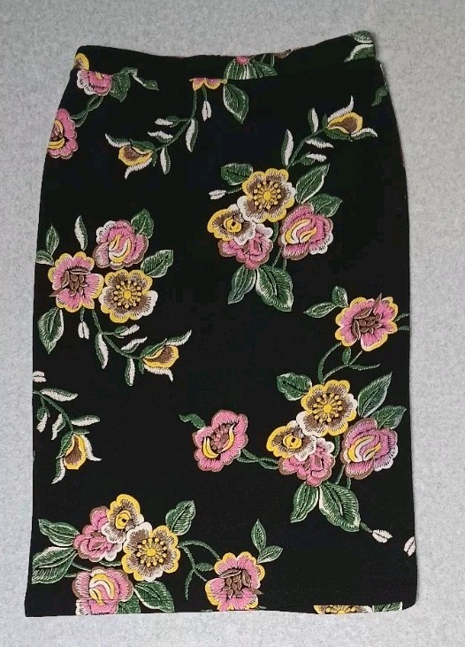 Moa Straight Knee Length Skirt Womens Size Small Black Floral Stretch Casual...