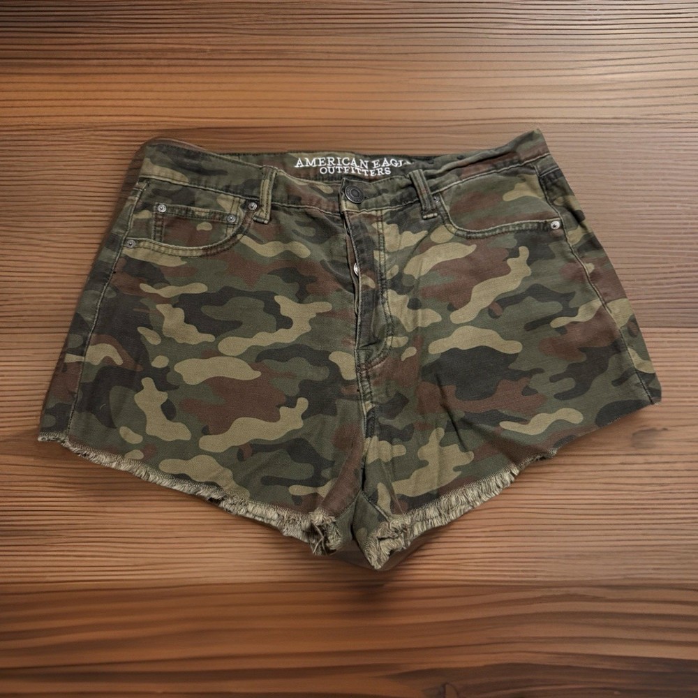 American Eagle Women’s Camo Hi-Rise Shortie Shorts Size 6