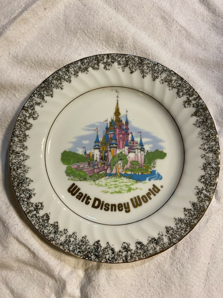 Vintage Walt Disney World Commemorative Plate 6.5 Inch Collectible