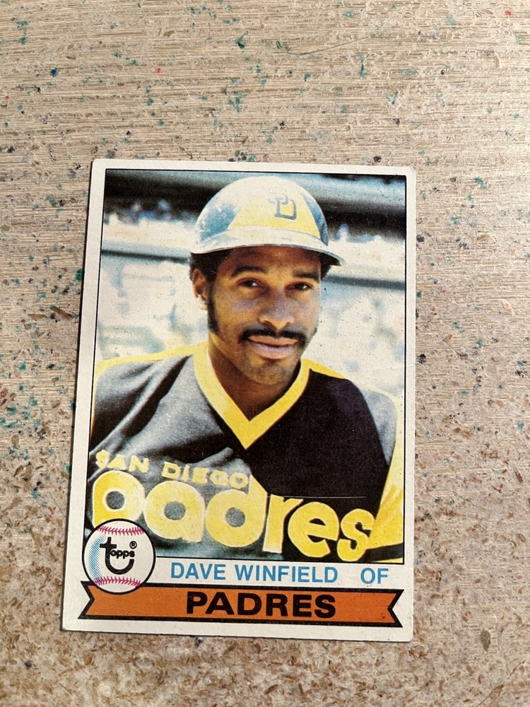 Dave Winfield 1979 Topps number 30  NrMt ￼ no crease. 'A59