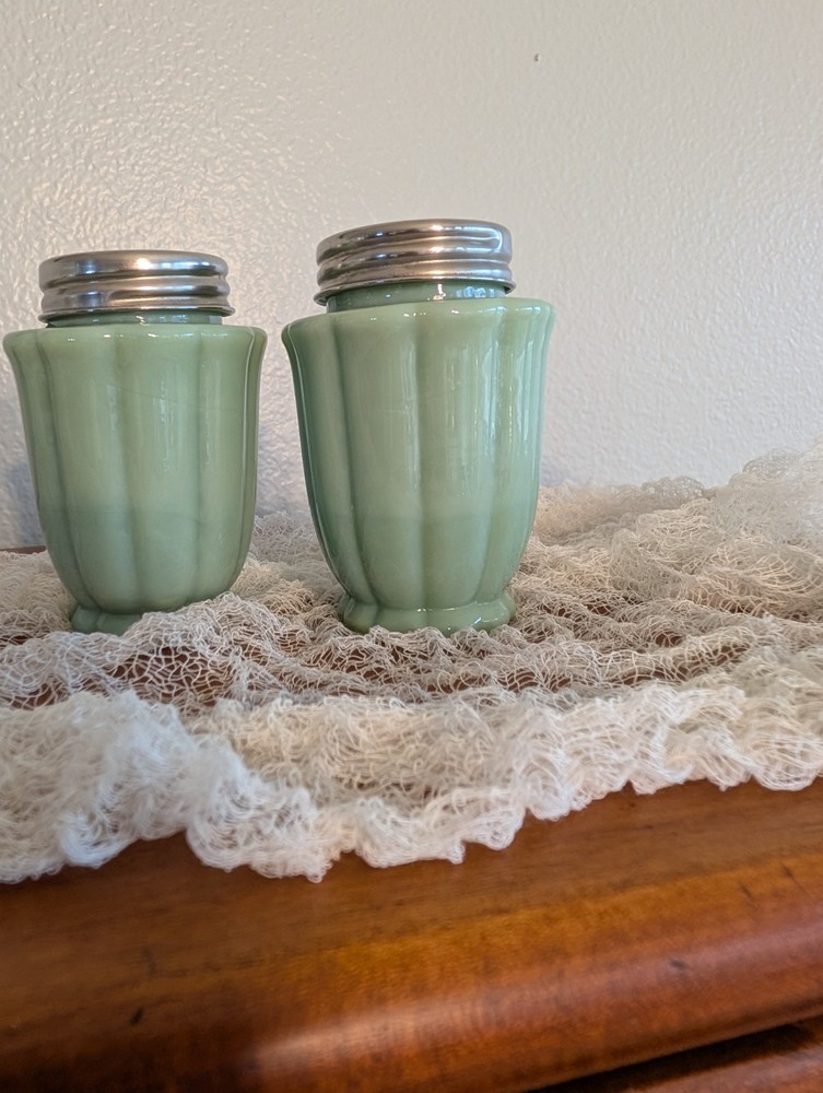 Pioneer Woman Timeless Beauty Jade Jadeite Milk Glass Green Salt Pepper Shakers