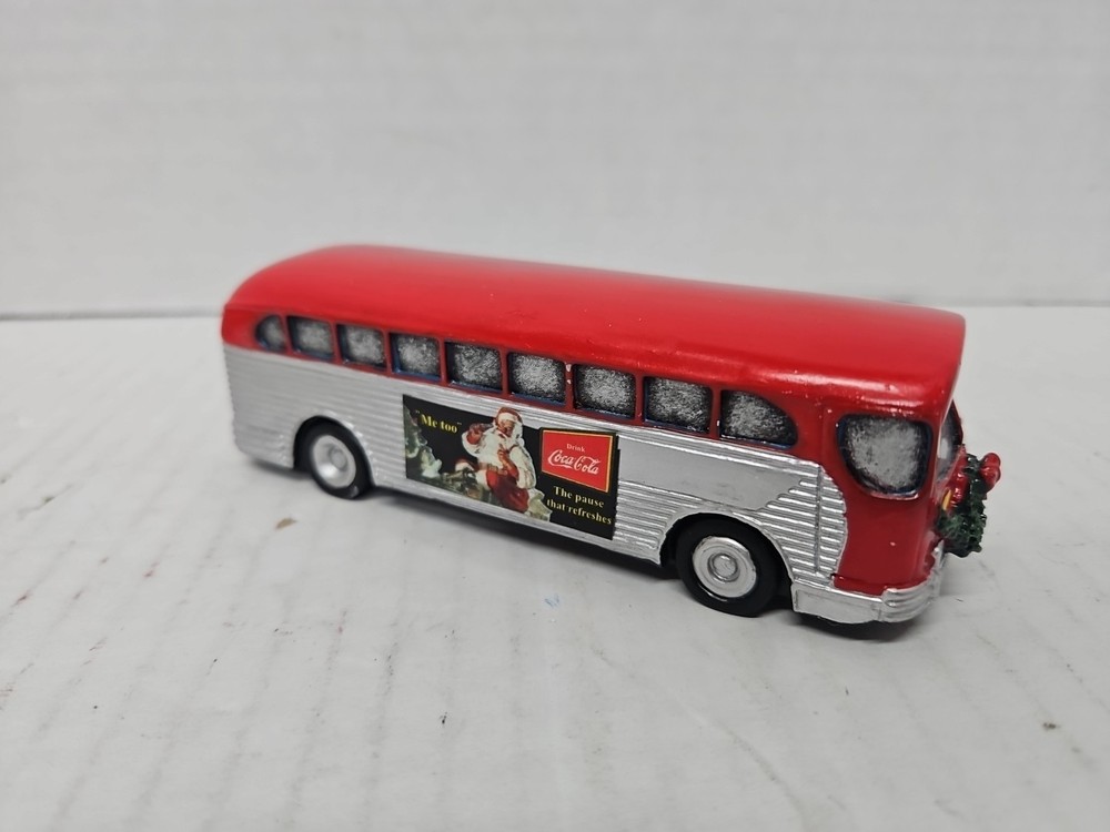 2001 Hawthorne Village Coca Cola Bus North Pole Santa #79243A