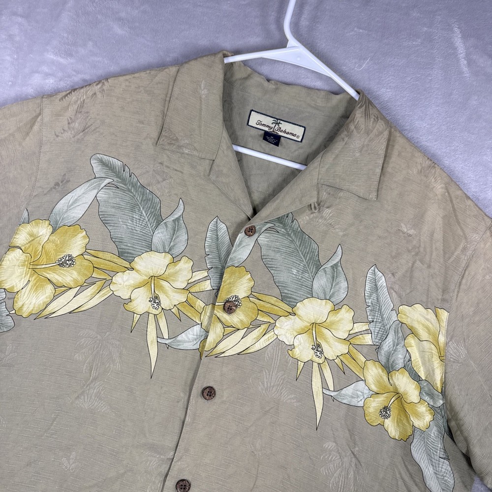 Tommy Bahama Shirt Men Med Beige Silk Hawaiian Floral Yellow Hibiscus Button Up