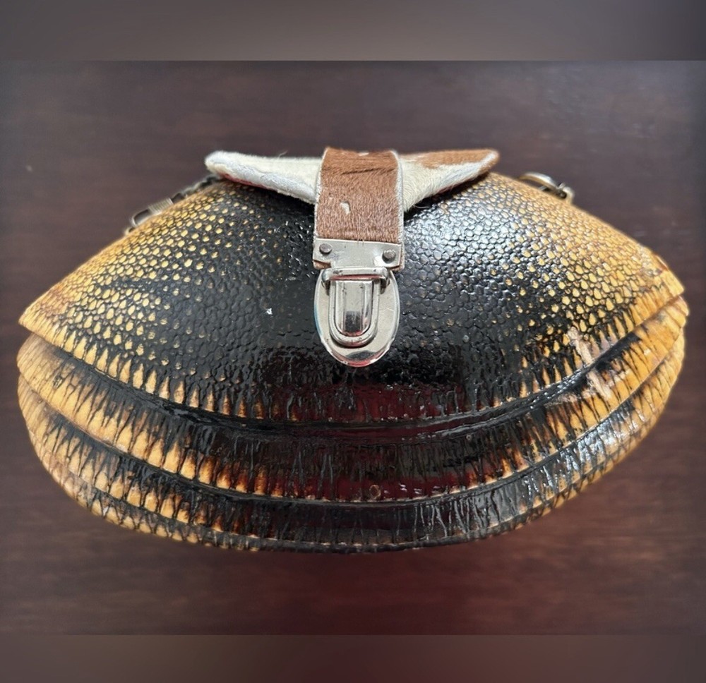 VINTAGE REAL ARMADILLO PURSE 1930’S-1940’S ERA STATEMENT ART BAG/ PURSE