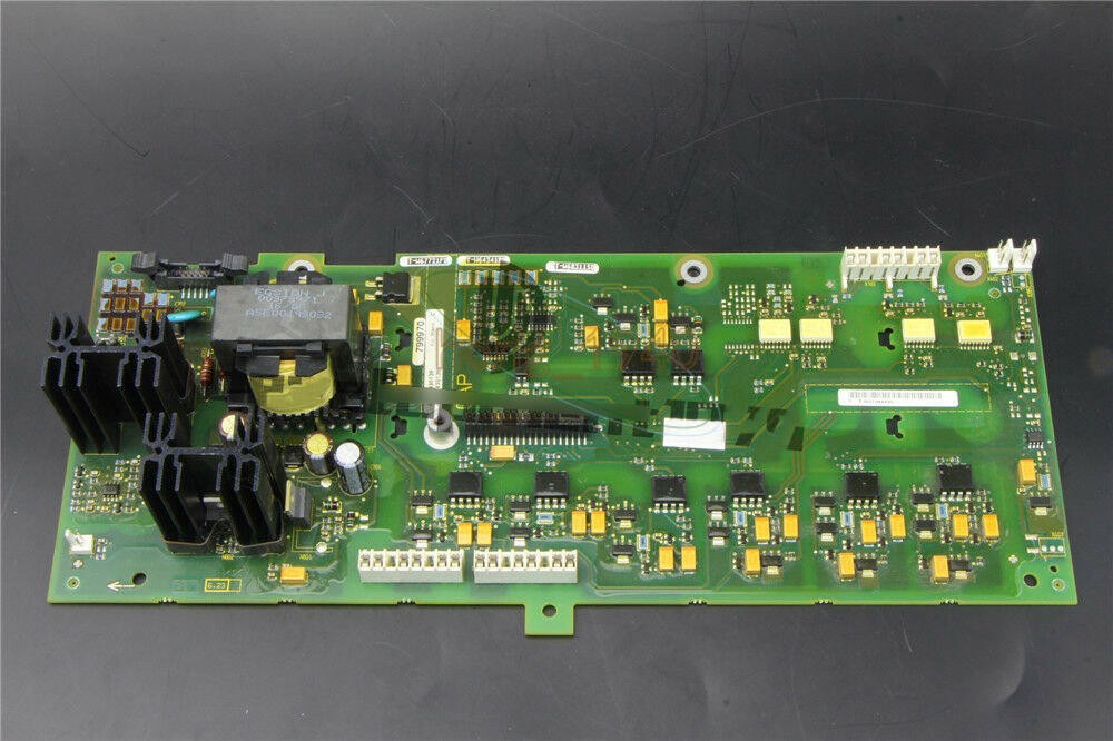 ONE Used Siemens A5E00430139 440 series 18.5/22/30/37KW drive board