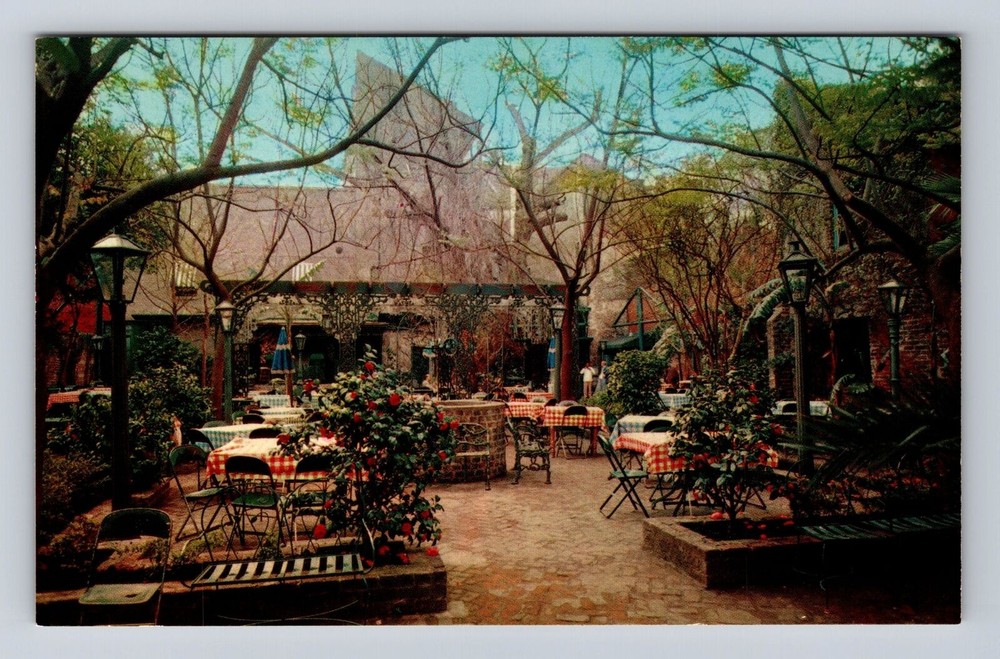 New Orleans LA-Louisiana, Court of Two Sisters, Vintage Postcard