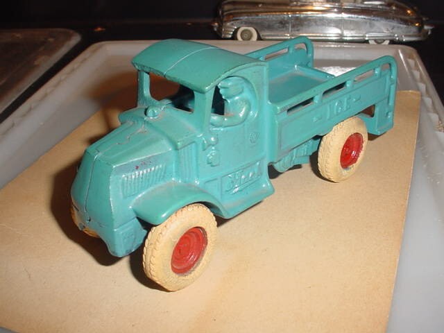 MACK ICE TRUCK