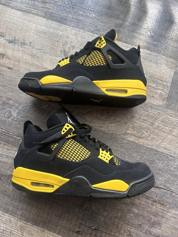Jordan 4 Thunder