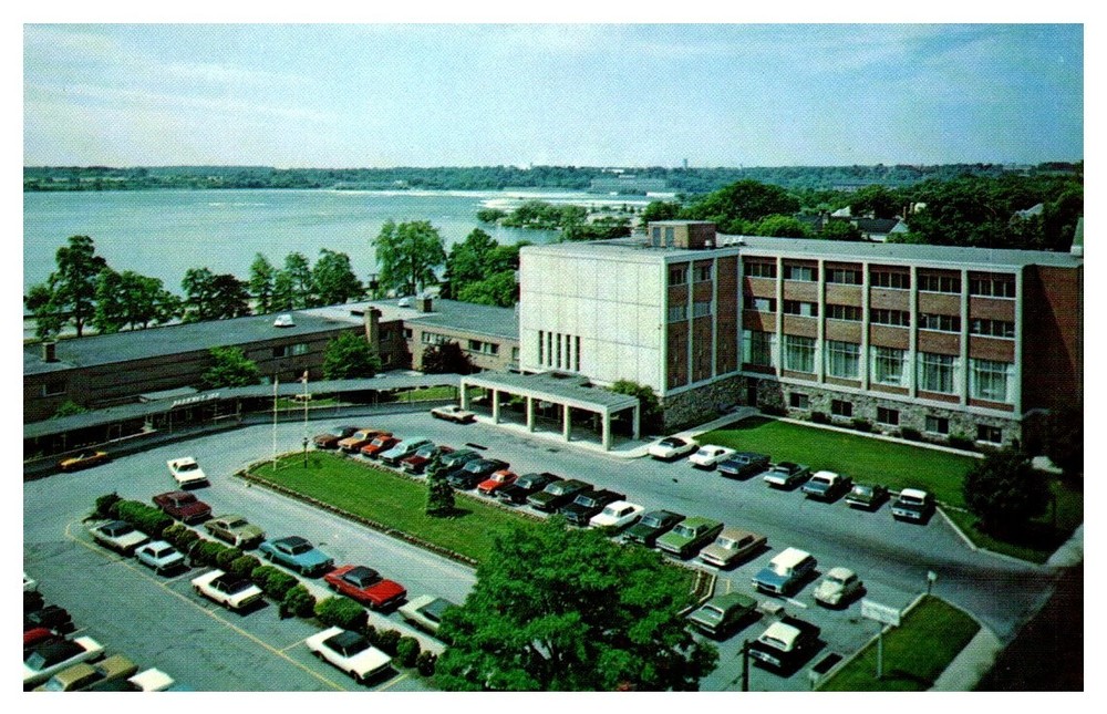1970s High View Of The Ramada Inn Hotel Niagara Falls New York Vintage Postcard