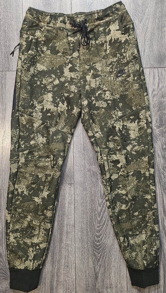 Nike Sportswear Tech Fleece Track Pants Joggers Mens Sz M Camo Olive HV5053-276