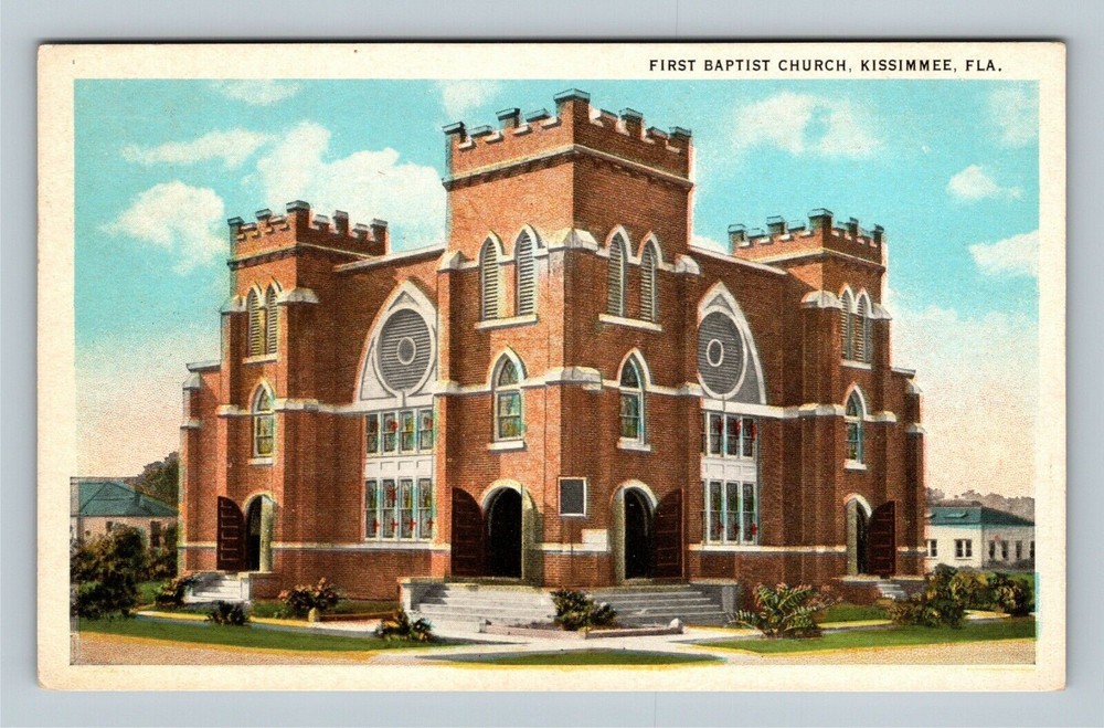 Kissimmee FL, First Baptist Church, Towers, Street View Florida Vintage Postcard