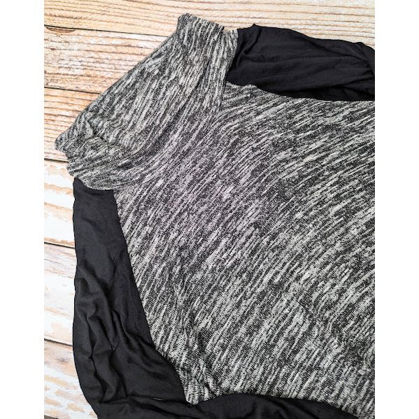 Accent Sweater Two-Tone 3/4 Sleeve Cowl Neck Knit Top - One Size