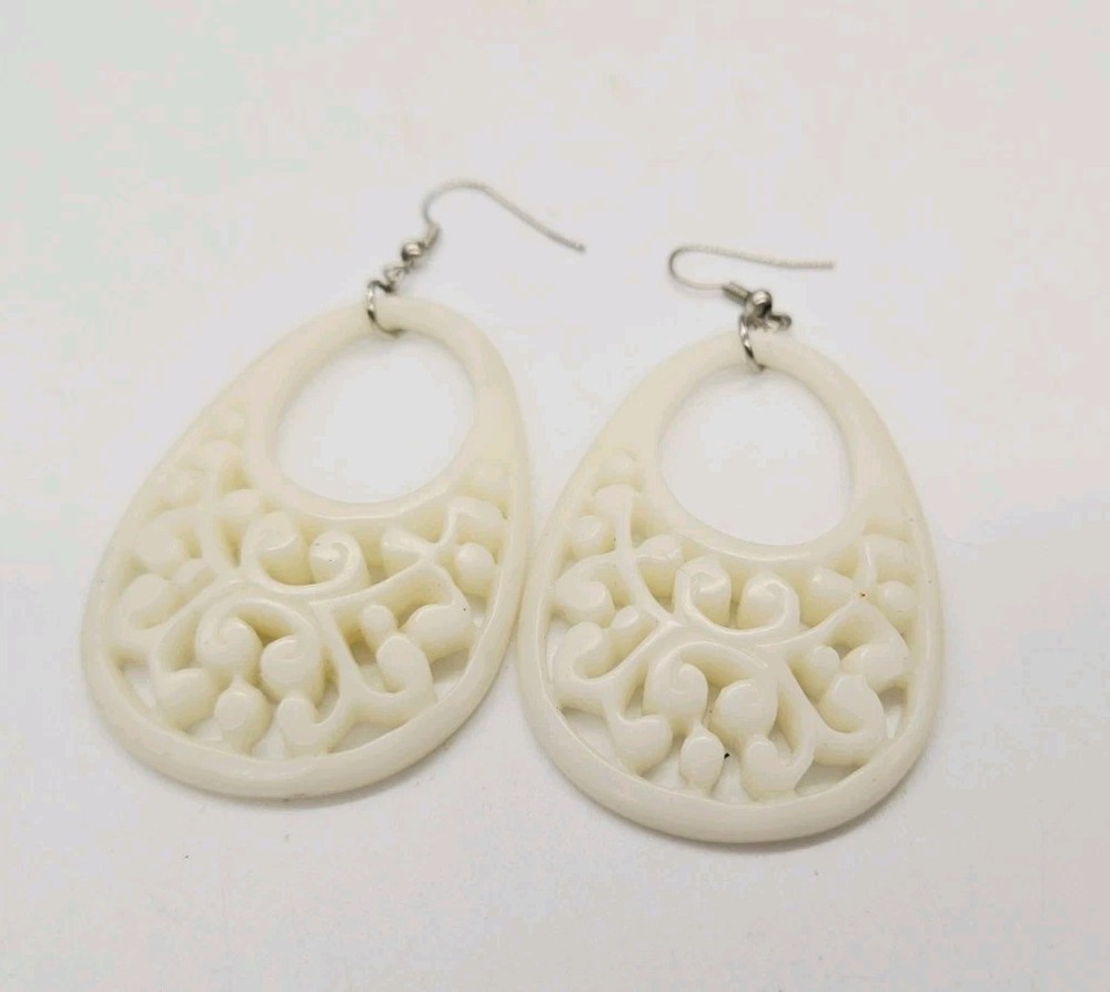 Carved Lucite Filigree Earrings Dangle Drop Silver tone Vintage 3 in