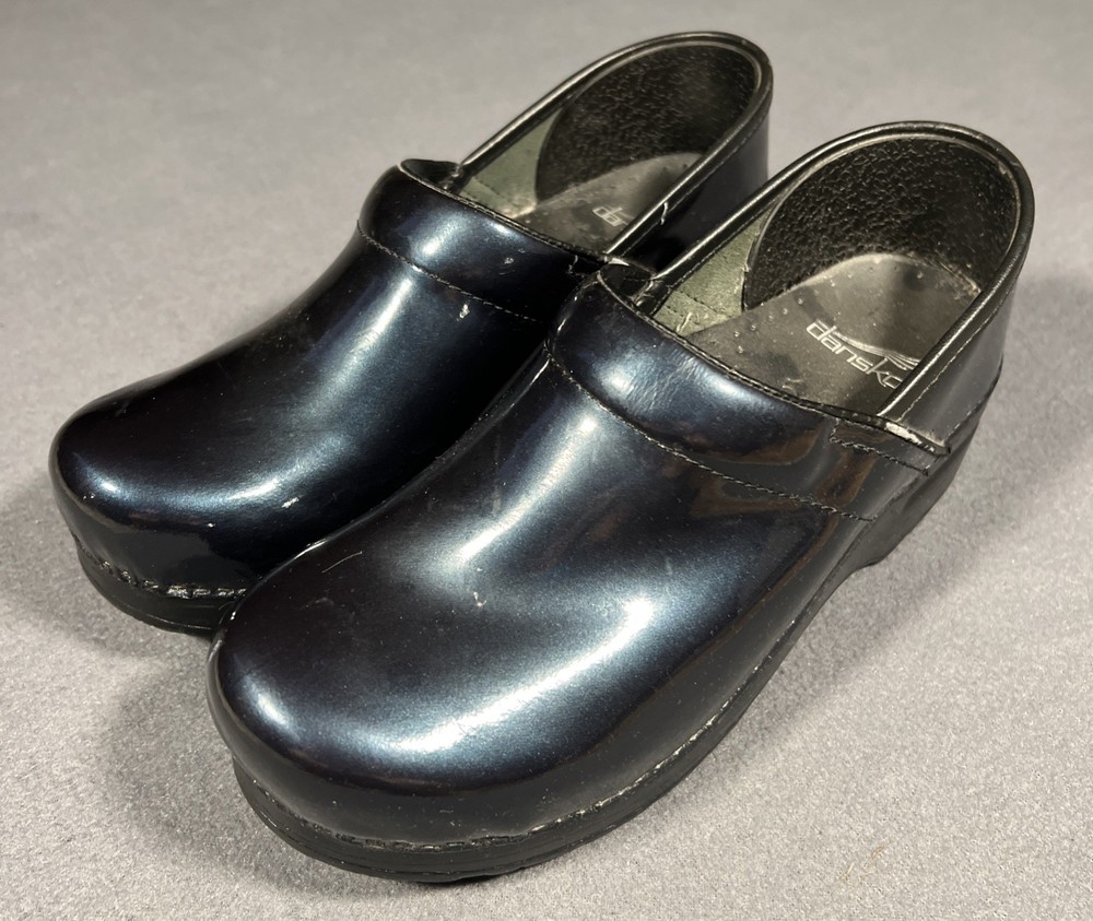 Dansko Professional Clogs 38 Blue Metallic Patent Leather Nurse Shoes *READ*