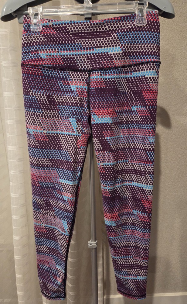 Knockout Victoria’s Secret Yoga Pants Leggings Sz Med Short VSX Purple Pink Dots