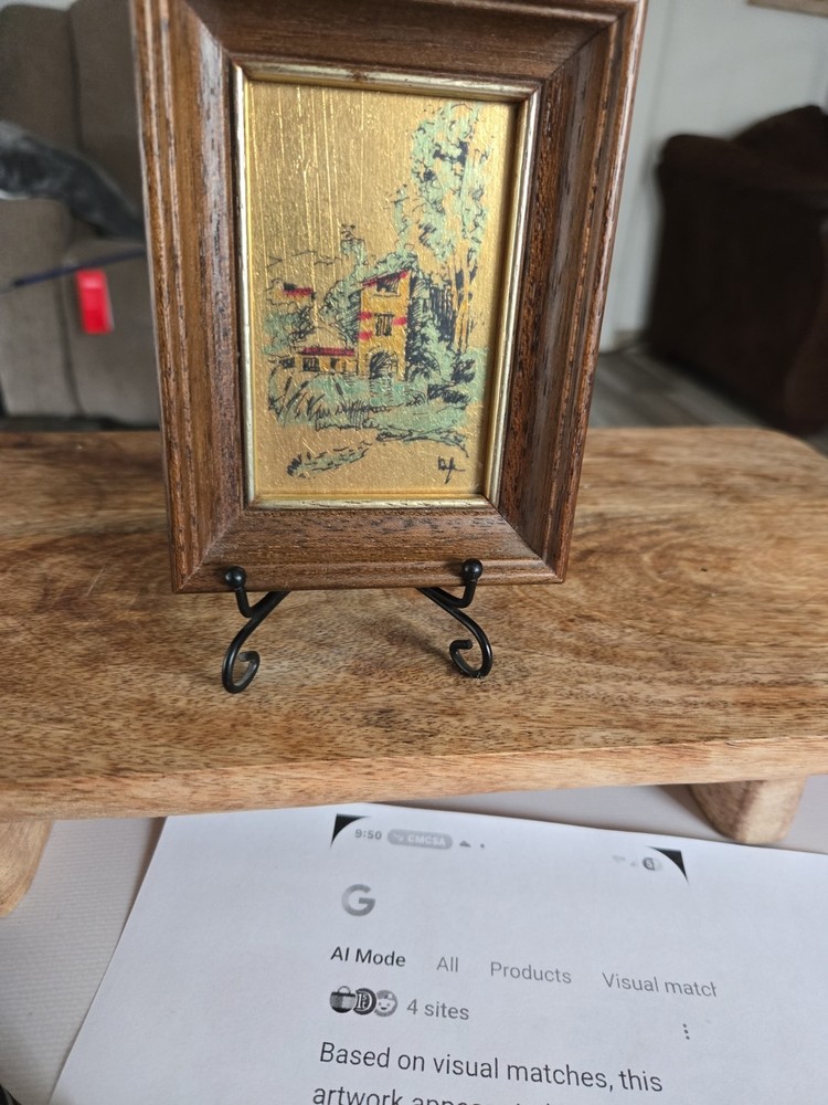 Handpainted Piece On Gold Leaf From Italy. Small Piece In Excellent Condition