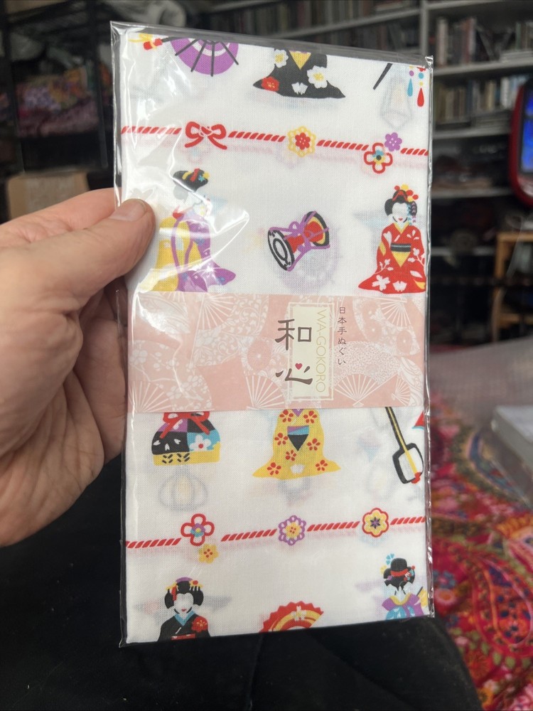 traditional Japanese Tenugui (hand towel) - Geisha in kimonos and taiko drums