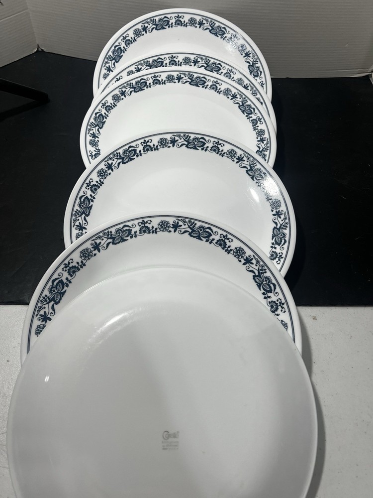 Corelle Corning Old Town Blue Onion Pattern Dinner Plates 10.25