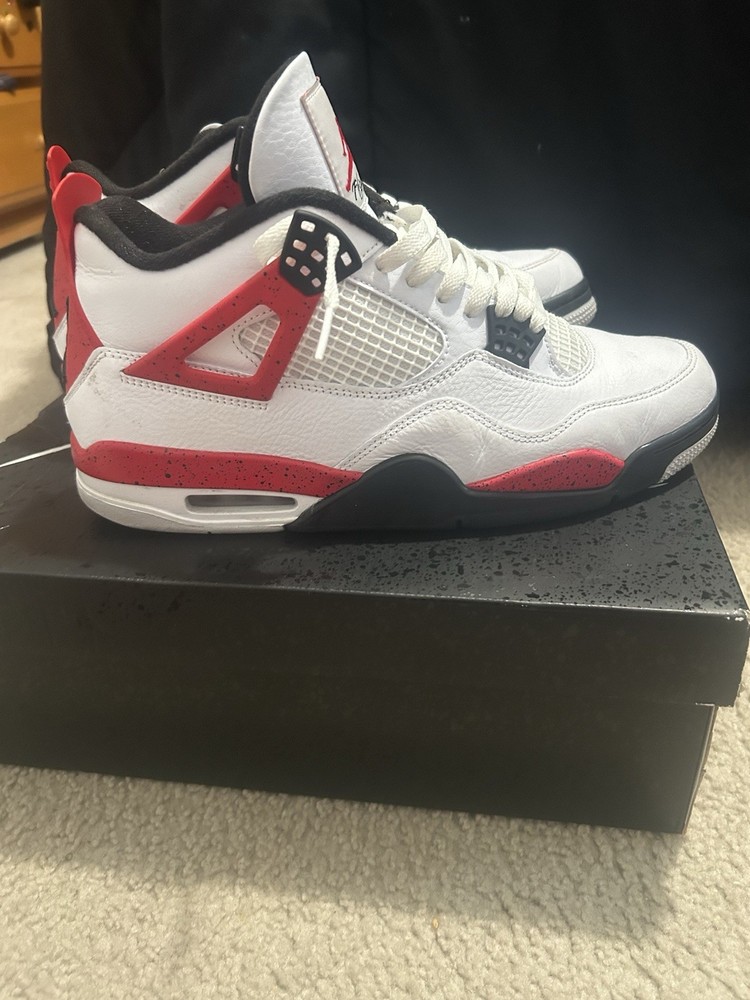 Air Jordan 4 Fire Red Size 11.5. Excellent condition worn 4 times