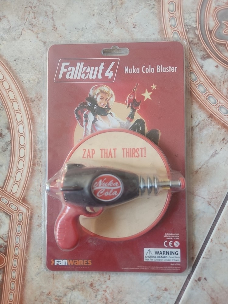 Fallout 4 Nuka-Cola Blaster Replica Collectible 2016 Edition by Bethesda FanWares