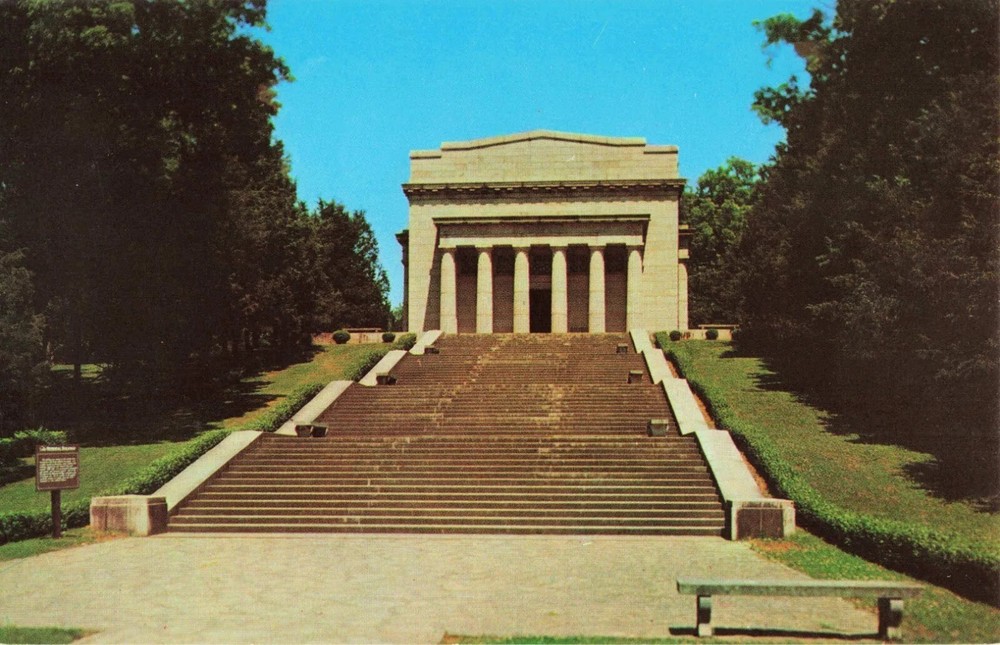 Abraham Lincoln Birthplace Memorial - Hodgenville Kentucky KY - Postcard