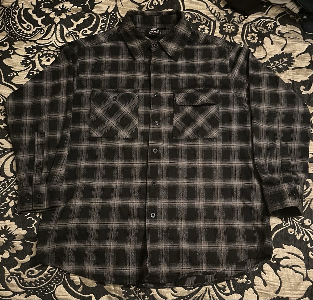 Yago Men's Black Gray Plaid Flannel Button-Up Shirt Long Sleeve Size L Pockets