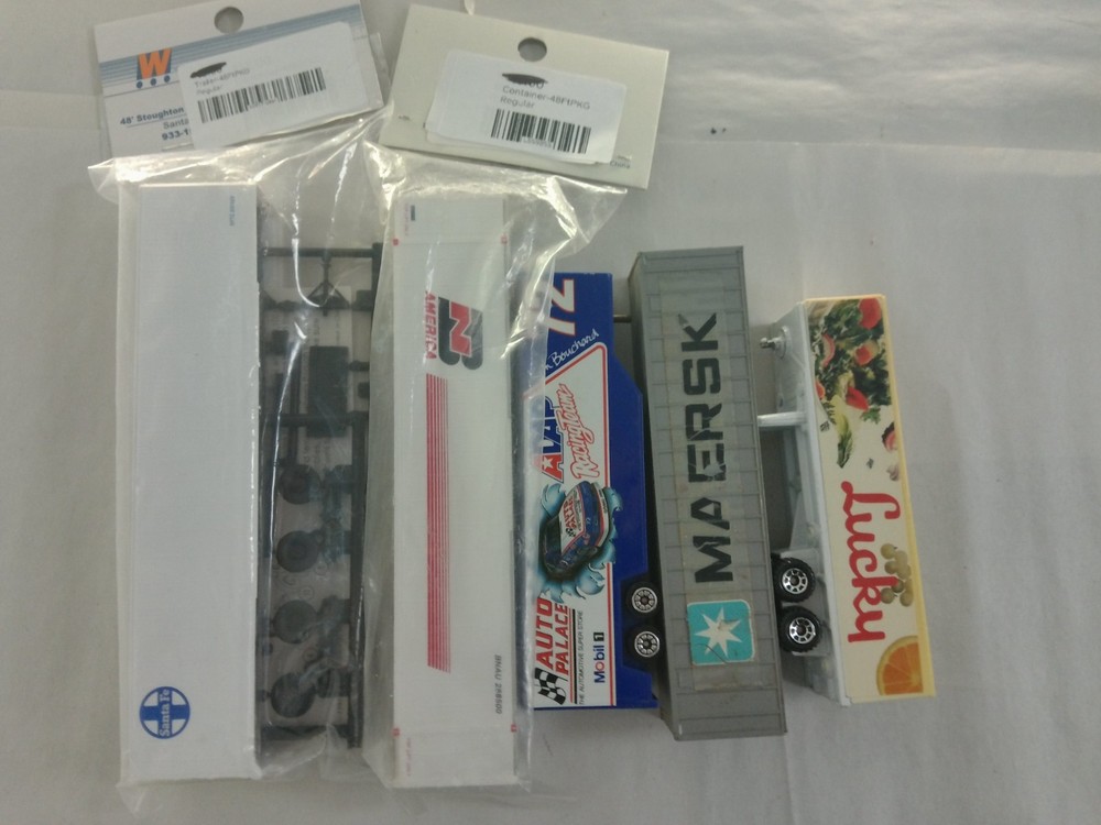 Grab Bag #5-073 HO Containers and Trailers (Set of 5 Various)
