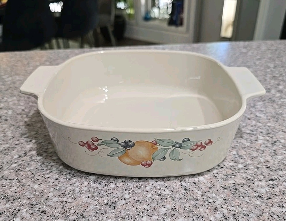 Vtg Corning Ware A-2-B Abundance Fruit Casserole Dish A2B 2 Liter