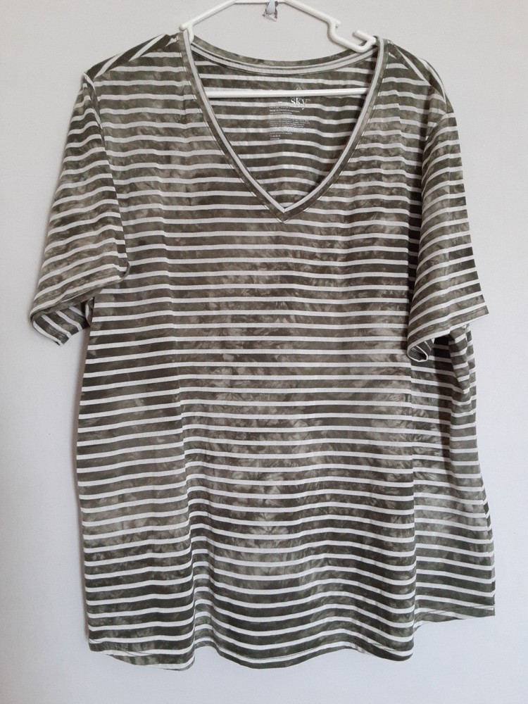 Terra & Sky Top Size 20/22w Size 2x