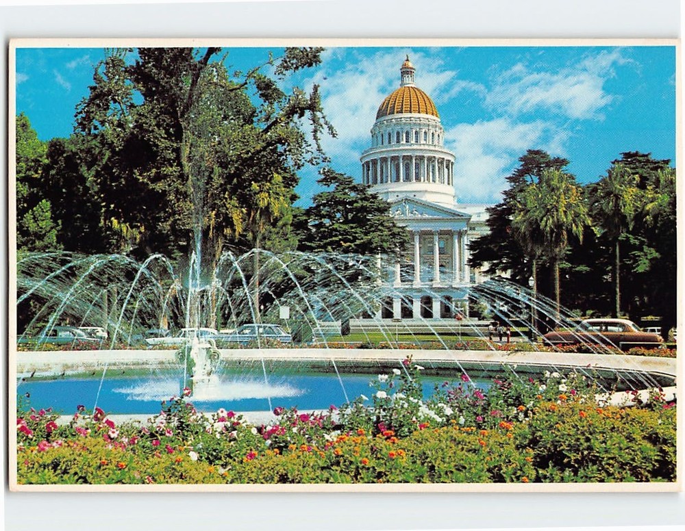 Postcard State Capitol & Fountain Sacramento California USA
