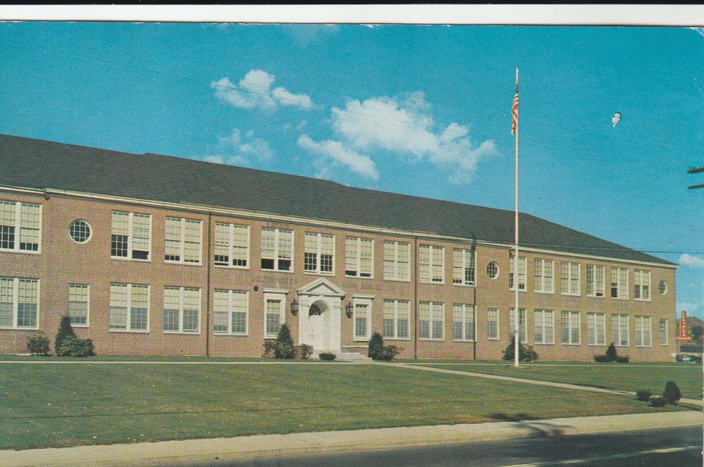 Southington Conneticut High School Street View Vintage Chrome Postcard