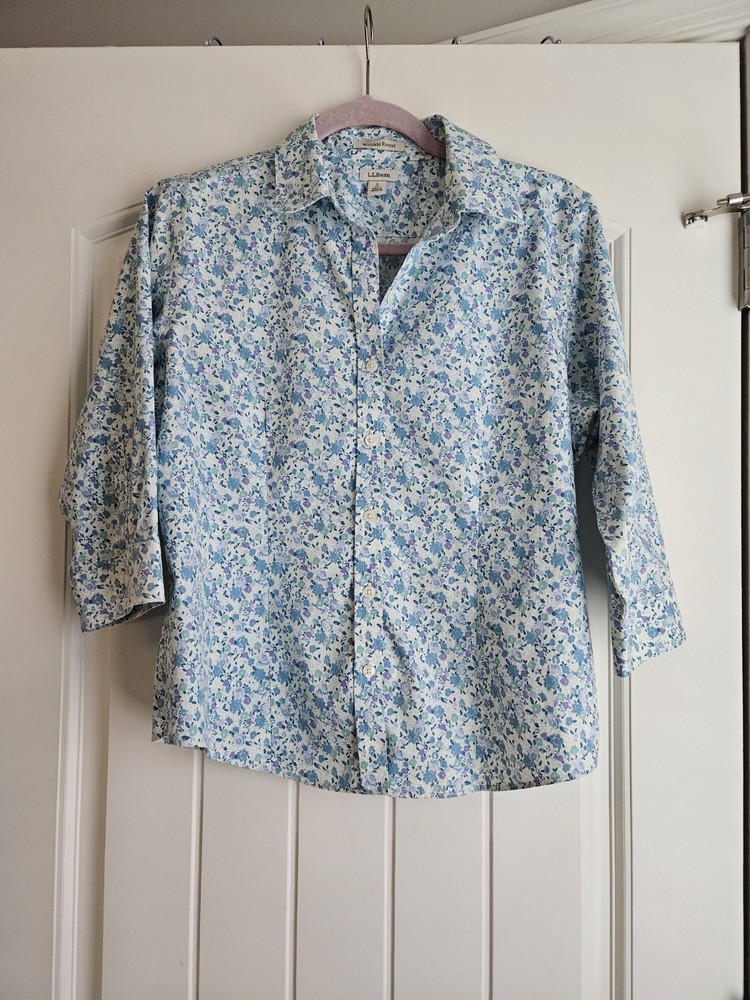 LL Beans Women's Floral Button Down Shirt  Size Small/Petite