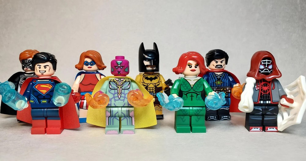 Set 2 of 8 Custom Lego Marvel Avengers/ DC Justice League Minifigures w/ Weapons