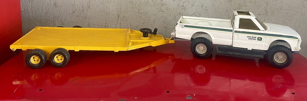 Ertl John Deere 1/16 GMC Pickup Truck With Trailer. Vintage 80’s