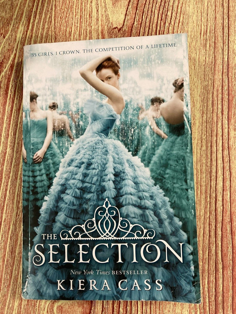 The Selection (Paperback) - GOOD