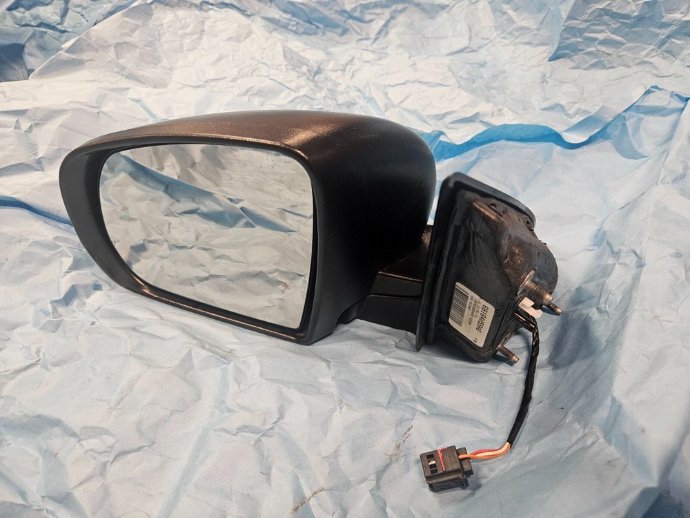 2014-2018 JEEP CHEROKEE LEFT DOOR MIRROR - 68164059AD OEM