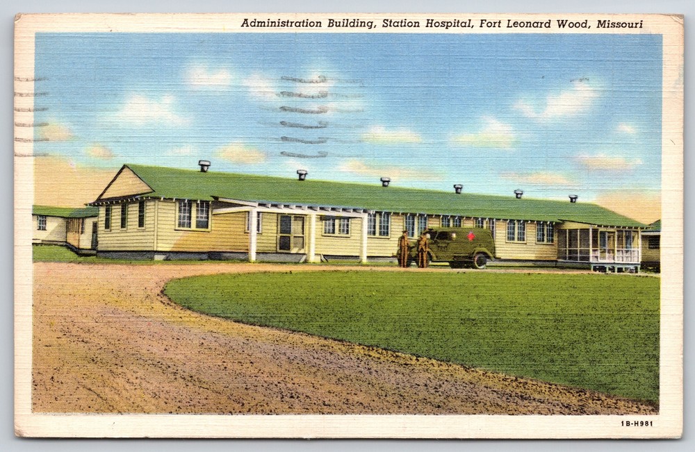 Military~Admin Bldg Station Hospital Fort Leonard Wood MO~Vintage Linen Postcard