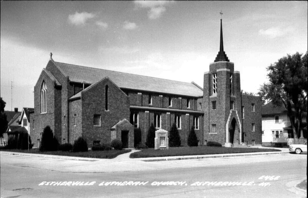 RPPC Estherville Lutheran Church Estherville Iowa IA unused postcard
