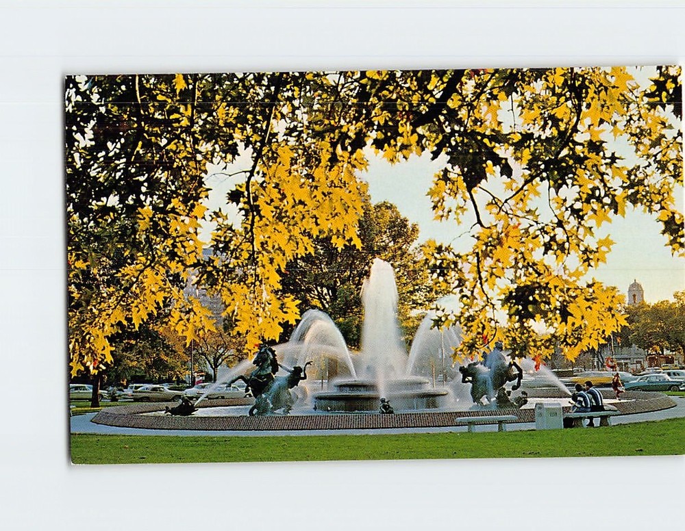 Postcard The JC Nichols Memorial Fountain Kansas City Missouri USA