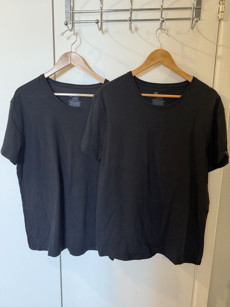 Hanes Men's V-Neck Short Sleeve T-Shirt Solid Black Knit Cotton L/G 2 pieces