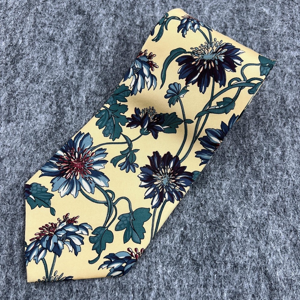 Vintage Golden Wreath Silk Tie Mens One Size Yellow Floral Necktie Made USA