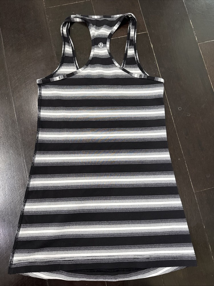 Lululemon Women Raceback Tank Top Workout  Yoga Run Gym Size 4