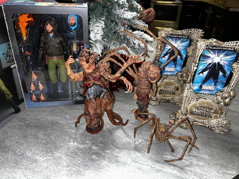 McFarlane The Thing Movie Maniacs Figures MOC