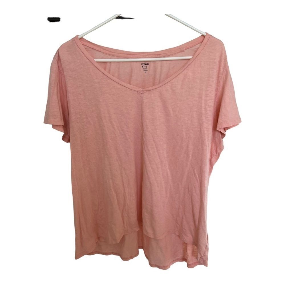 Crown & Ivy Women's V Neck Tee T-Shirt Top Pullover Short Sleeve Peach Size  1X