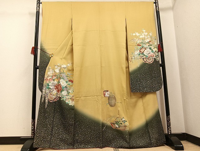 Heiwaya Long-Sleeved Silk Kimono Flower Carriage Pattern Used