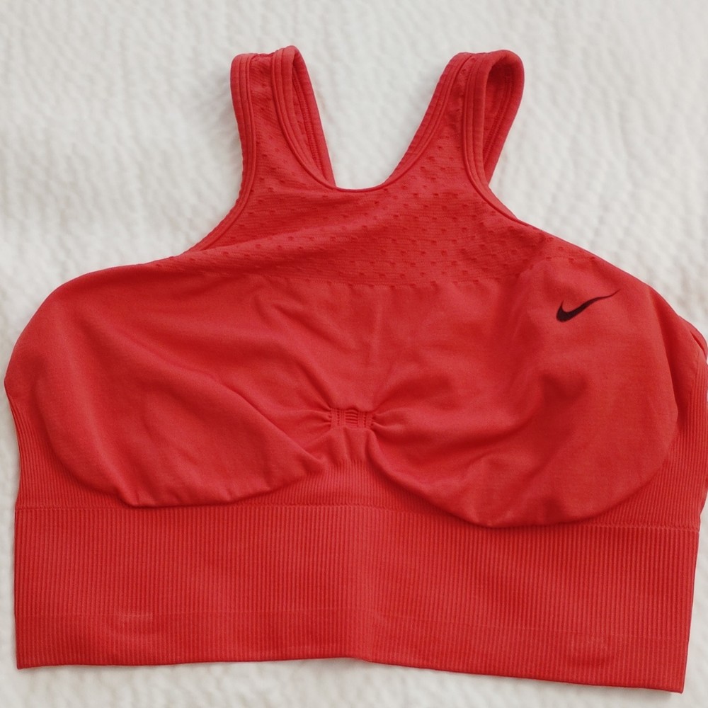 Nike Dri-FIT Women's Red Solid Racerback Sports Bra M Medium Support Wireless